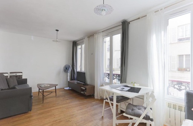 Eiffel Tower Royal Apartment