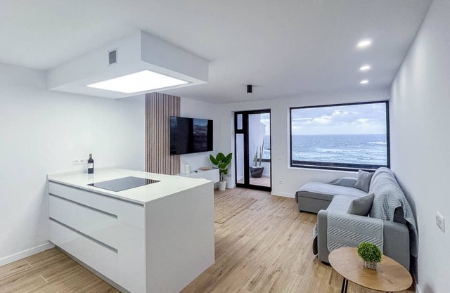 El Bunker Luxury Suite en Playa del Hombre con vista al mar