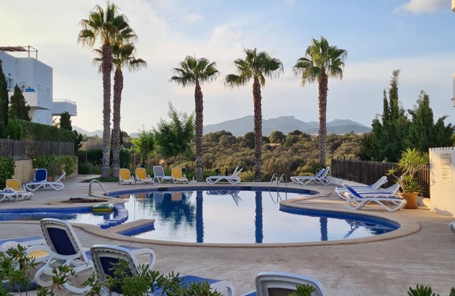 El Nido - Penthouse 200m from the marina with pool + priv. Roof terrace, A/C, WLAN
