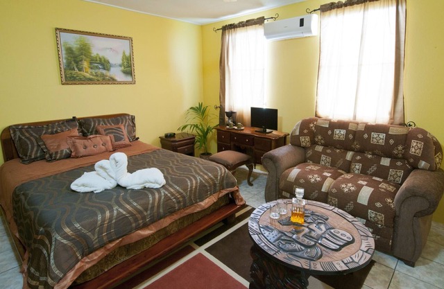 El Rey Hotel