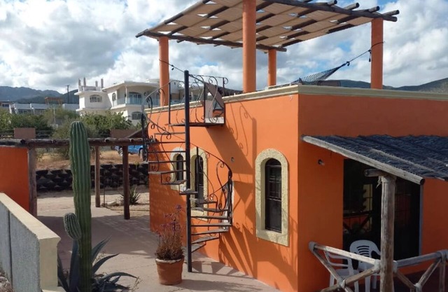 El Sargento/La Ventana Private Home near the Beach. Strong Wi-Fi, Smart TV!