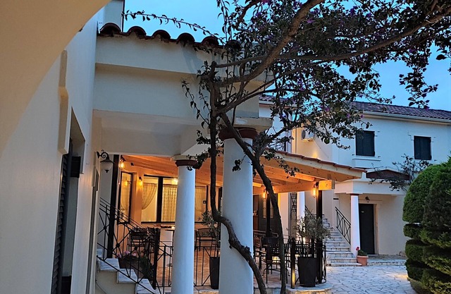 Elanthi Village Hotel