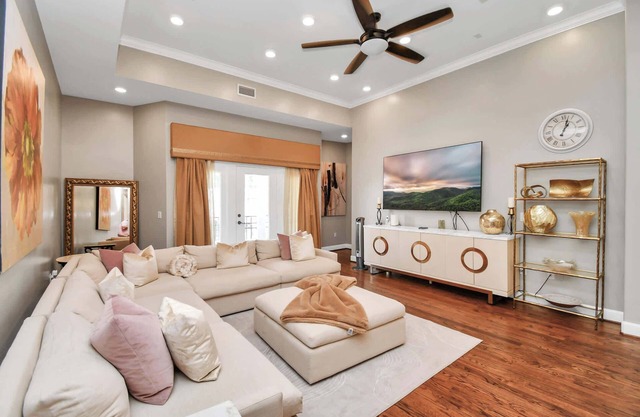 Elegant 3-Bed Houston Home Near Stadiums