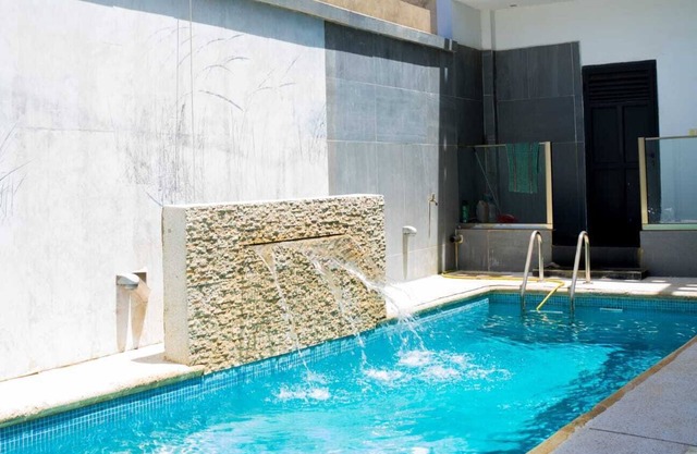 Elegant 4BR Oasis w/pool, piano & rooftop with jacuzzi in peaceful Ngaparou