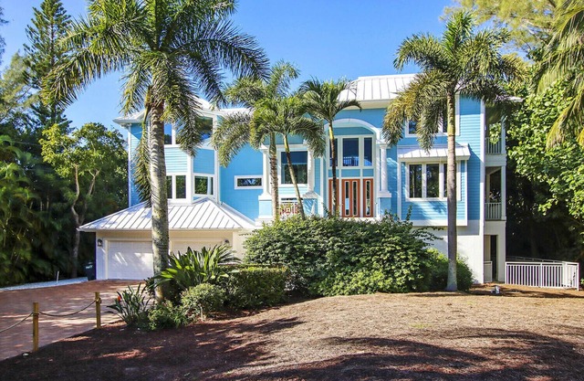 Elegant 5BR Beachfront Estate with Elevator, Private Pool & 3 Kings