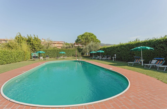 Elegant apartment with swimming pool and gym on Lake Trasimeno