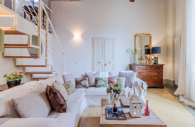 Elegant Apartment in a Quiet Street inside the Walls Of Lucca