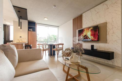Elegant Apartment Steps From Villa Morra