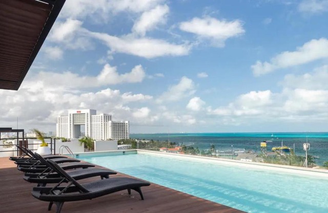 Elegant apartment well located in the hotel zone of Cancun