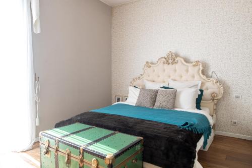 Elegant City View Apartment - Beatrice d'Este