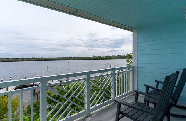Elegant Escape | Bay View Unit w/Balcony | Fam-Friendly | Free Parking | Pool