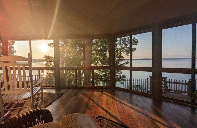 Elegant, Historical Lake House with Breath-Taking View