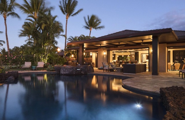 Elegant Lau'eki Estate ~ Hualalai ~ Sweeping Views ~ THANKSGIVING SPECIAL!