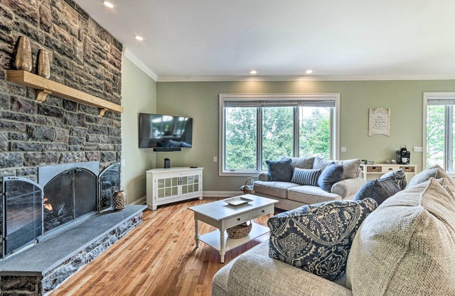 Elegant Middlefield Getaway w/Game Room!