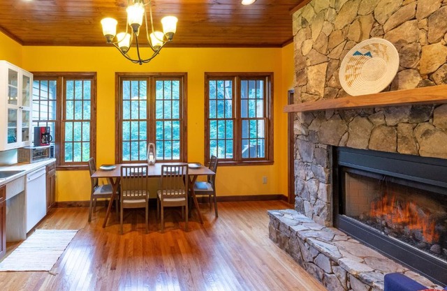Elegant Mountain Retreat
