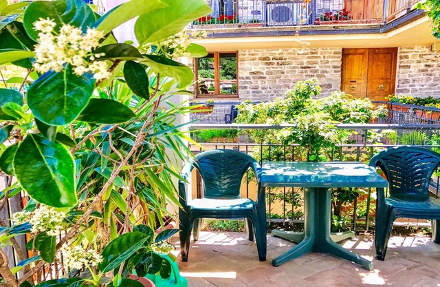 Elegant, spacious, 2 bedroom/1 bathroom apartment in central Spoleto
