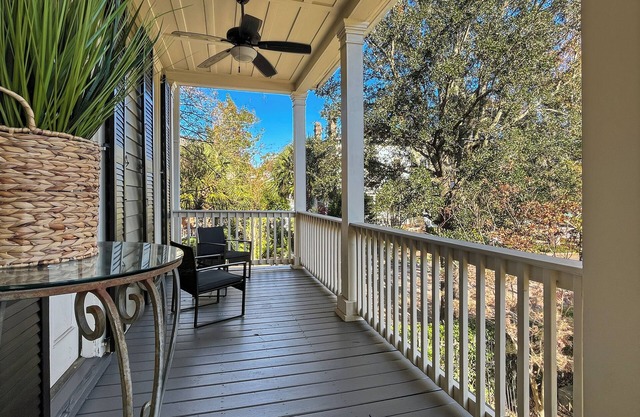Elegant Upper Unit in Historic Savannah