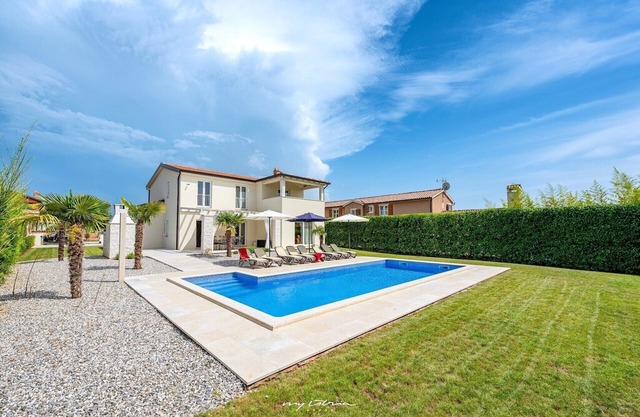 Elegant villa with private pool near Porec