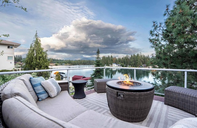 Elegant Waterfront Retreat | Dock, Deck & Spa Bath