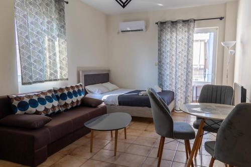 Elia mini suite 8