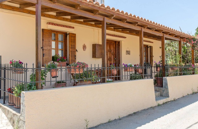 Elisavet's House- Cozy house at the center of Platanias