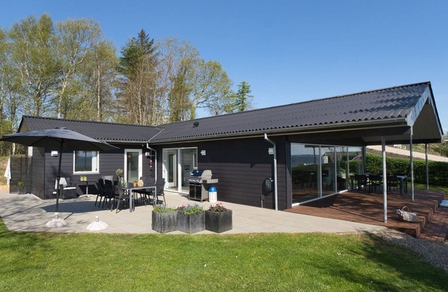 "Elissa" - 50m to the fjord by Interhome