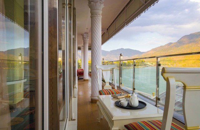 ELIVAAS BYDM The Ganges 2 BHK Glasshouse Villa With Pvt Pool, Lift & Bar