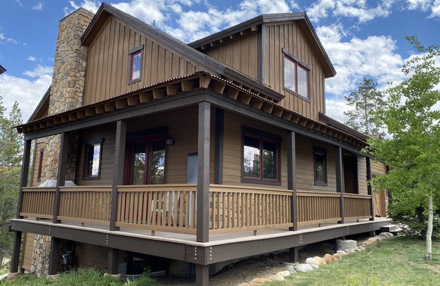 Elk Court Luxury Mountain Retreat, Sleeps up to 16 people