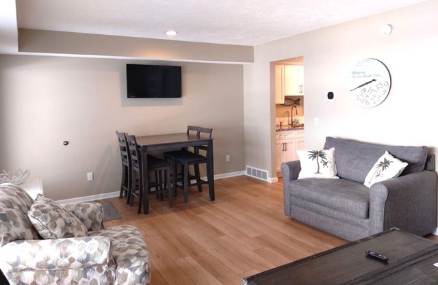 ELK RAPIDS GRAND TRAVERSE BAY CONDO
