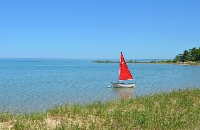 ELK RAPIDS GRAND TRAVERSE BAY CONDO