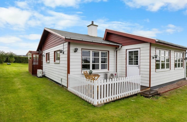 "Elline" - 200m from the sea by Interhome