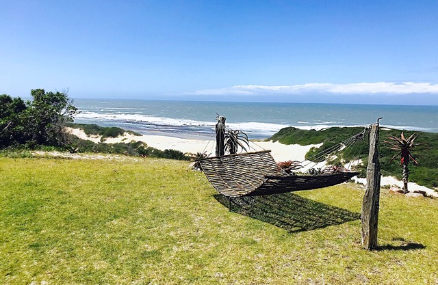 Elliot House. Spectacular Views!!