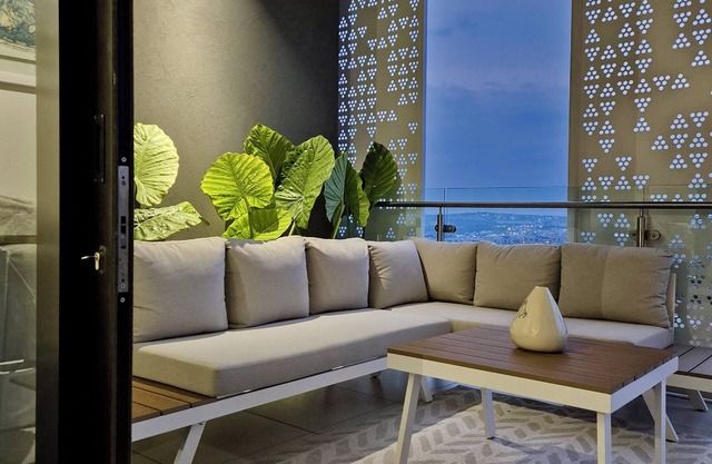 Ellipse Oasis a Luxury Japanese Inspired Stay in Upmarket Apartment in Waterfall
