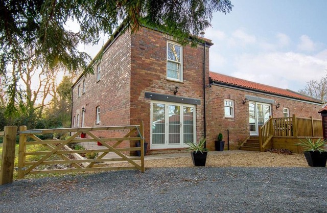 Elmwood Cottage