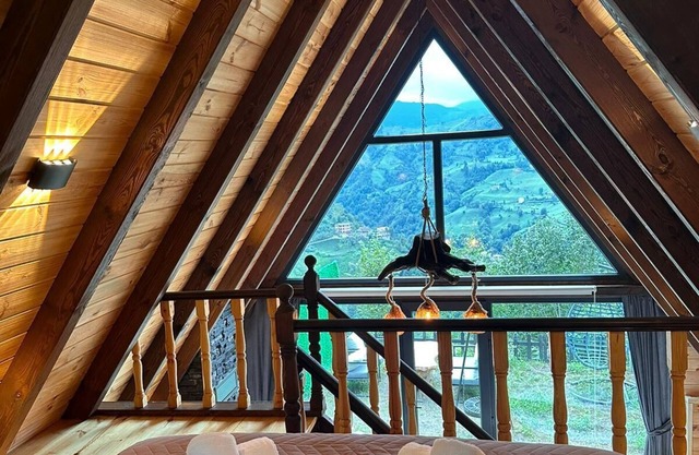 Eloi Suit Bungalov