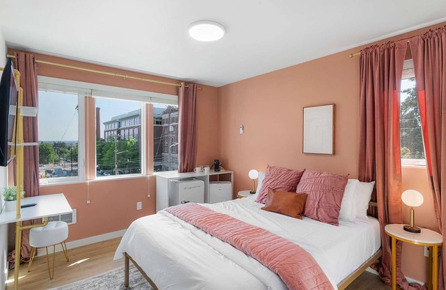 Elvis's Sweet Suite - 84 Walkscore!