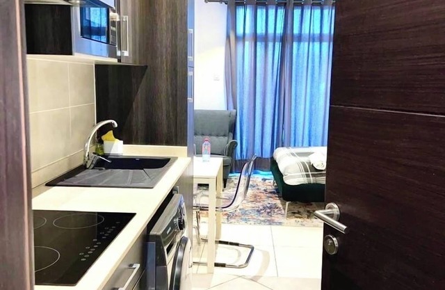 Embassy Gardens Apartment