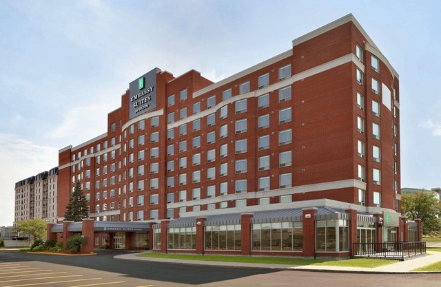 Embassy Suites by Hilton Montreal Airport