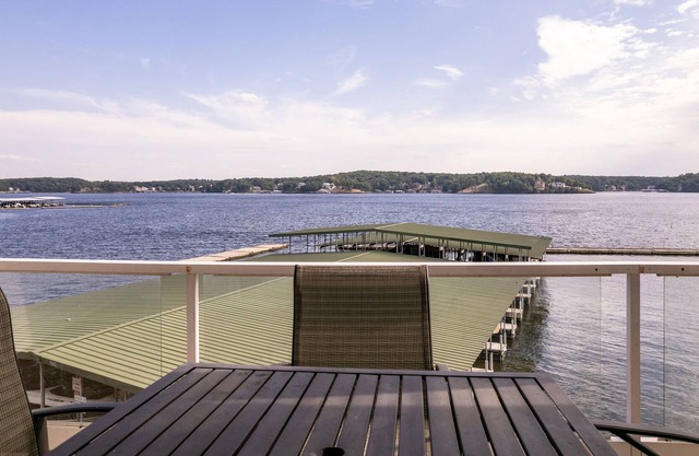 EMERALD BAY 214 | 3 Bed, 2 Bath