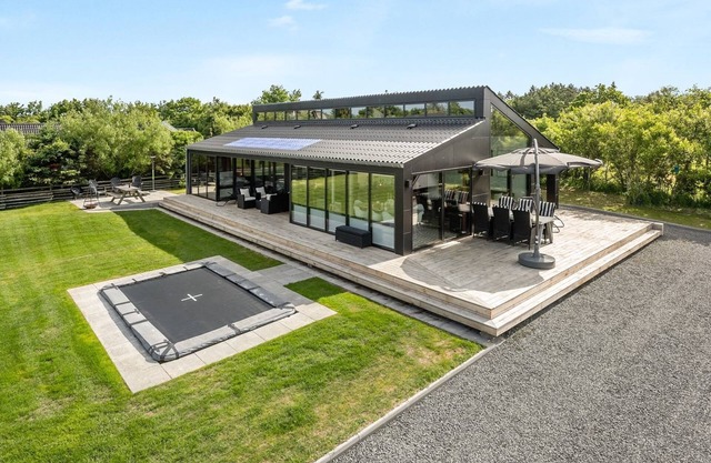 "Emilie" - 250m to the fjord by Interhome