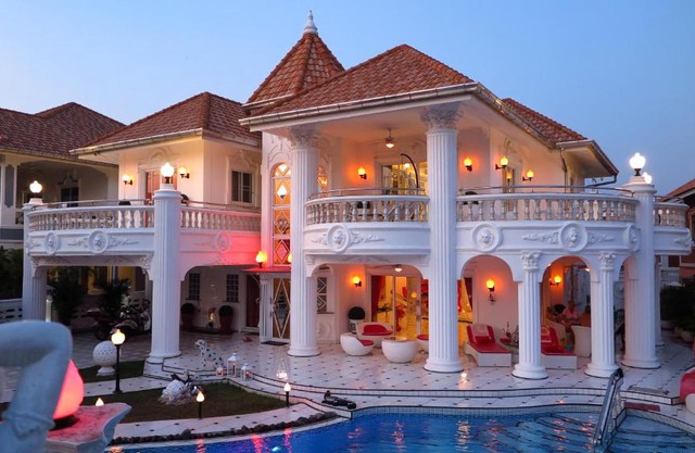 EMPIRE LAND Luxury Tropical Villa Pattaya Walking Street 4 Bedrooms