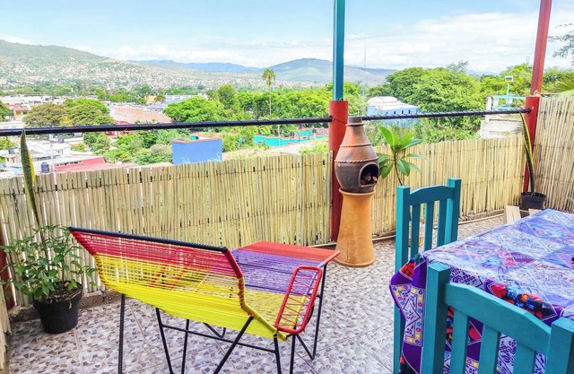 Encantadora casa con terraza y vista a la ciudad