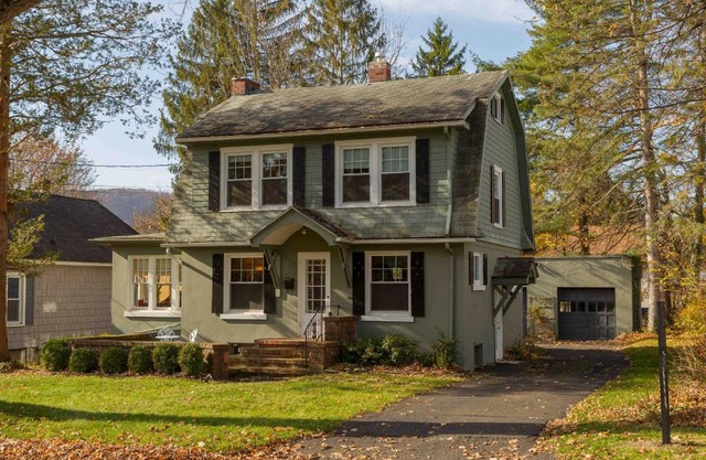 Enchanted Cottage on Glen