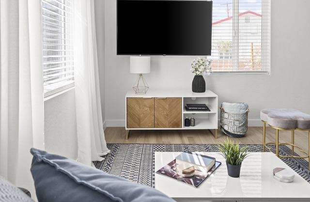 Enchanting Tempe Cottage Rental: Discover Comfort and Charm.