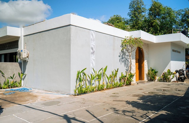 Enchanting villa with AC in vibrant Badung