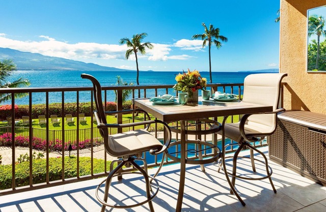 Endless Waves, Incredible Direct Oceanfront Views!