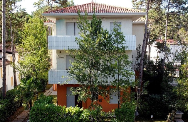 Enjoy a cozy apartment with garden