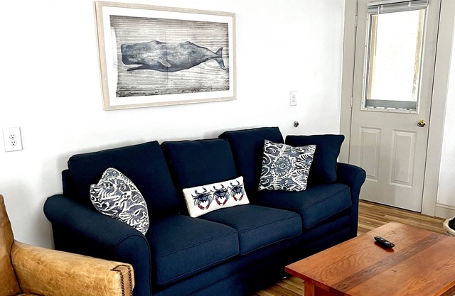 Enjoy a Stunning Fall on Pearl's Porch !