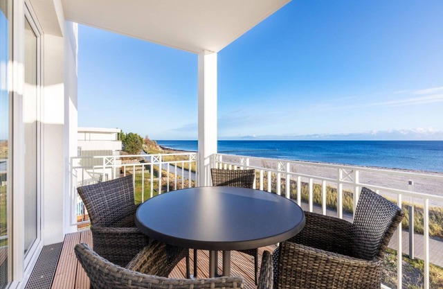 Enjoy pure beach life - great apartment with a fantastic view of the Baltic Sea