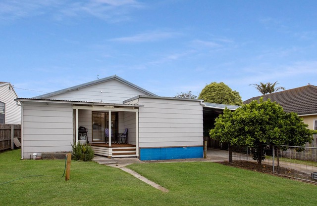 Enjoy the picturesque town and all the beautiful Gippsland Lakes has to offer